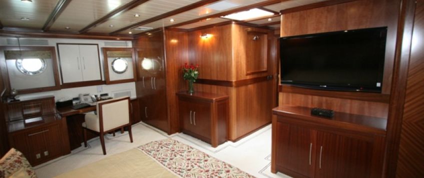 C-HULL-MACH YCH (MCA) SHORT RANGE 39 METERS STEEL TRADITIONAL GULET